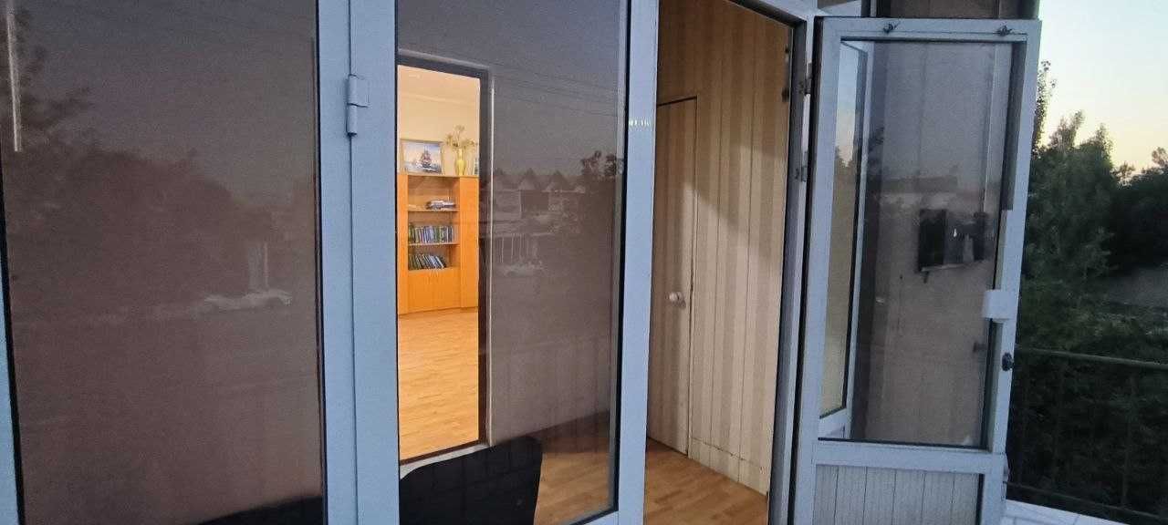 Офис (икки қаватли) биноси сотилади