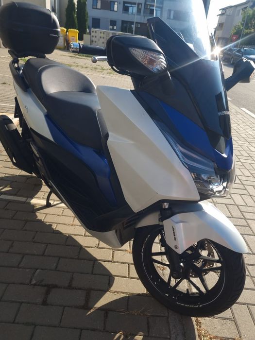 Scuter Honda forma 125