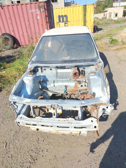 Продам ваз 2110 на запчасти