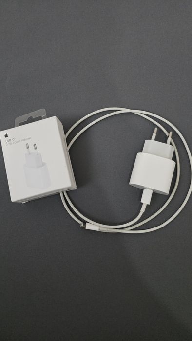 Айфон телефонына арналған адаптер мен шнур