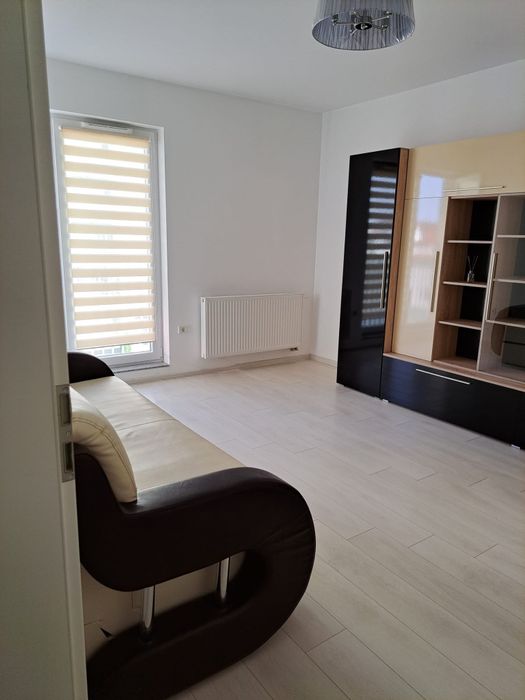 Proprietar,închiriez ap 2 camere ,zona Coresi , pret 450 euro