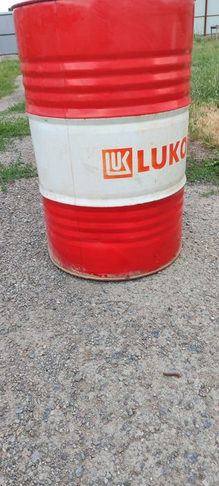 Продам бочку 200литров