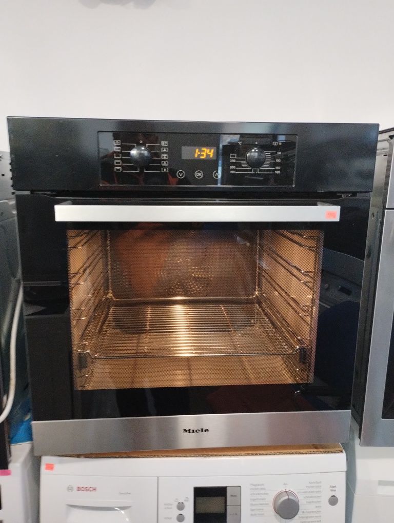 Фурна  MIELE black edition