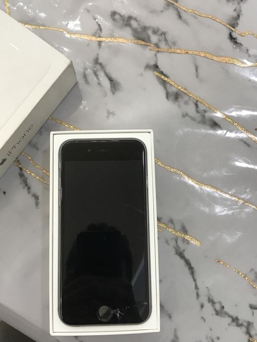 Продам айфон 6 с коробкой