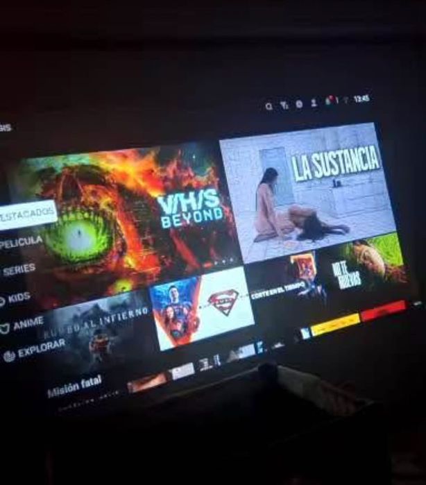 Videoproiector smart wifi