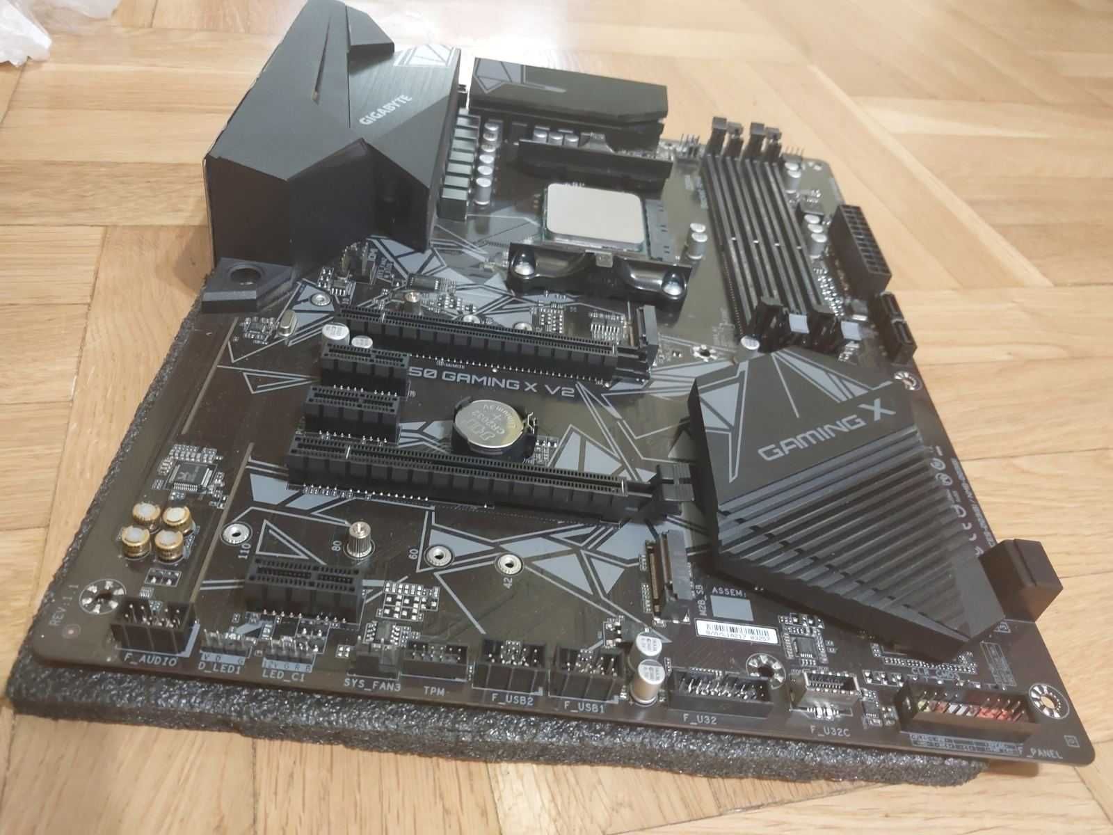 AMD Ryzen 7 5800X + Gigabyte B550 Gaming X V2