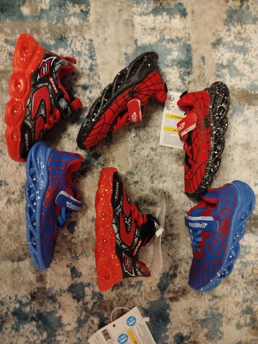 Adidași spiderman cu luminițe