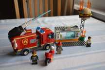 Конструктор LEGO CITY 60214 Burger Bar Fire Rescue