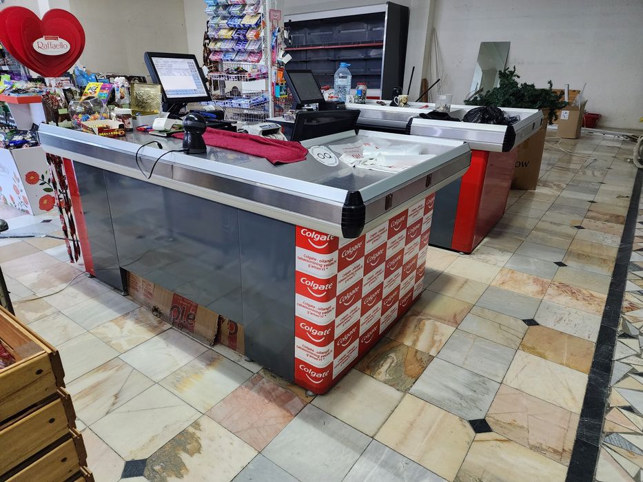 Stilaj vitrina xolodelnik avtomat kassa elektron tarozi