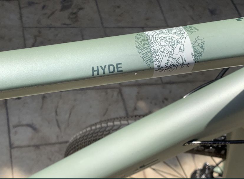 Bicicleta Cube Hyde