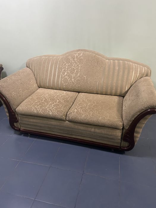 Два дивана и кресло