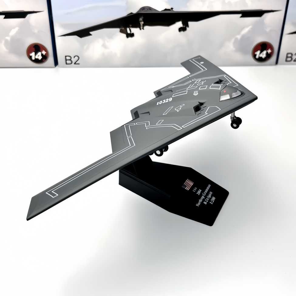 Macheta avion metalica B-2 Spirit Stealth USA 1:200 27cm