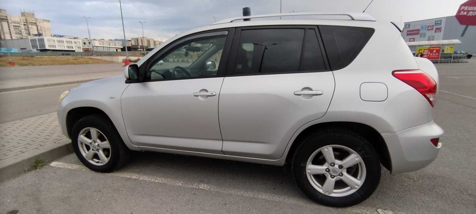 TOYOTA RAV4 III, 2. 0 Petrol 5D AUT Executive от 2006-та