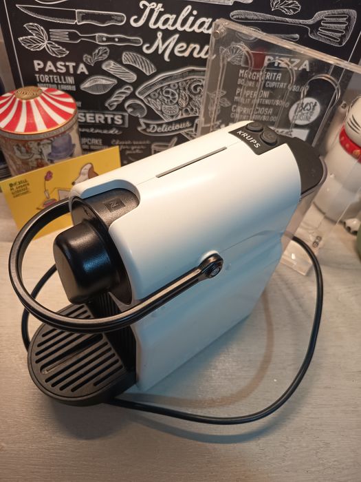 Espressor Nespresso by Krups Inissia XN100110, 1260W, 19 Bar, 0.7L,