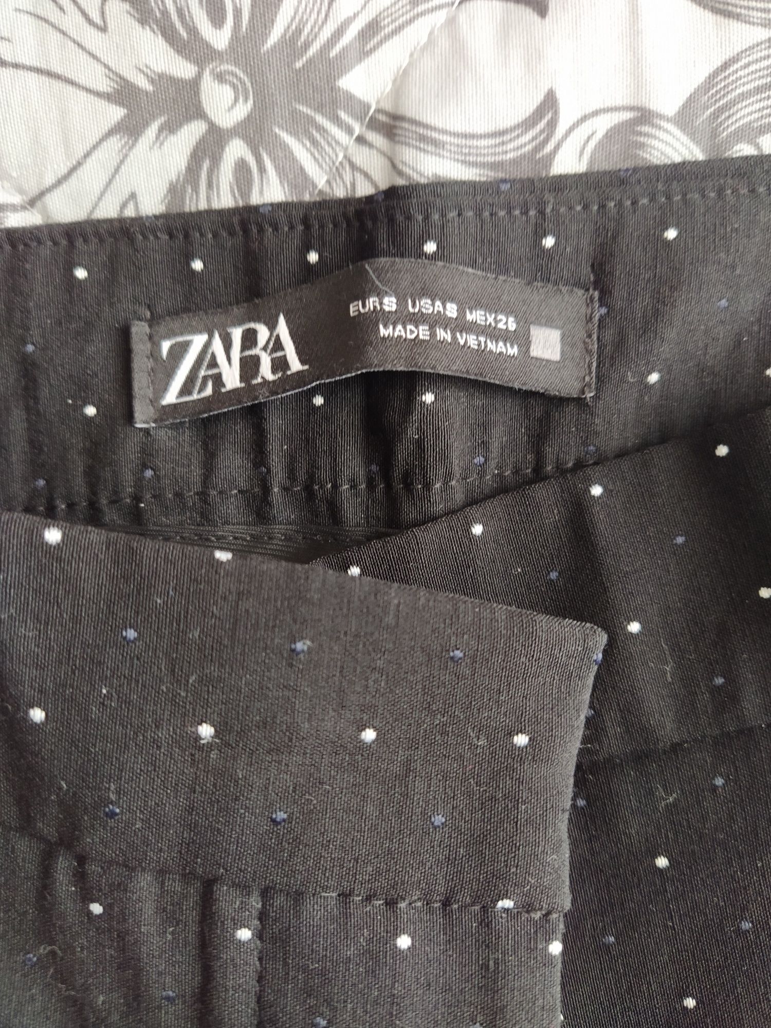 (Ново) Панталон Zara размер S