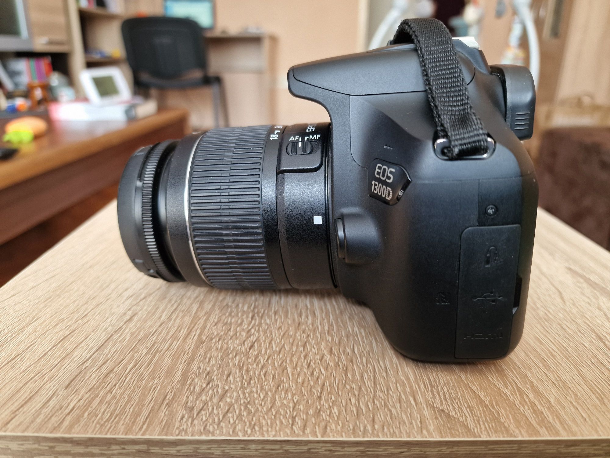 Фотоапарат Canon 1300D плюс 3 обектива и много аксесоари