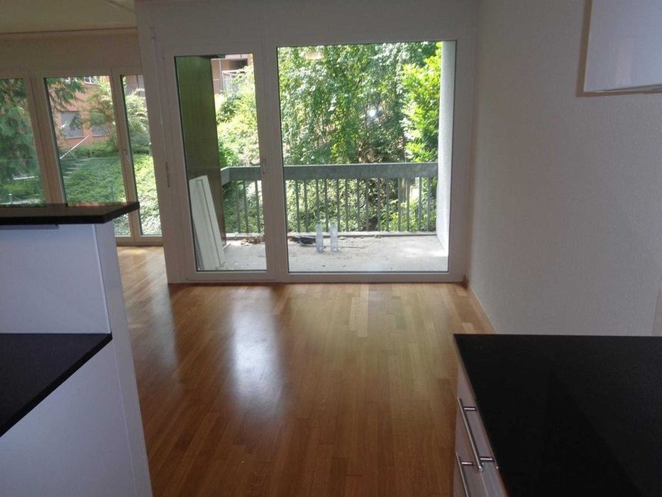 Дава се под наем Двустаен апартамент в София, Център - 55 кв.м за 382.5 € - Снимка #2