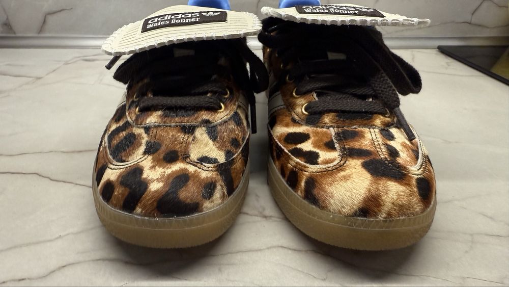 Маратонки Adidas с животинска шарка