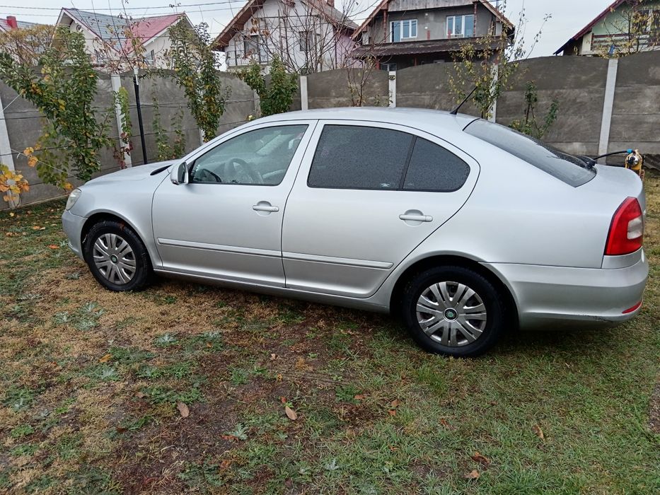 Vând Skoda Octavia 2 facelift 1.6 mpi
