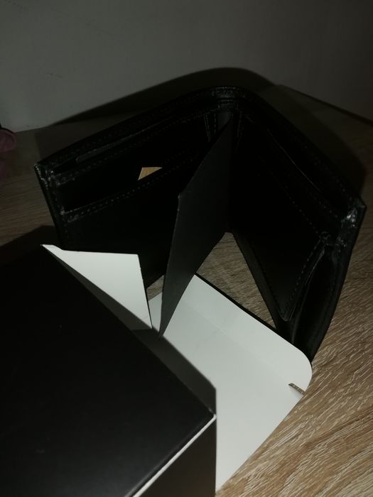 Cadou portofel negru Guess