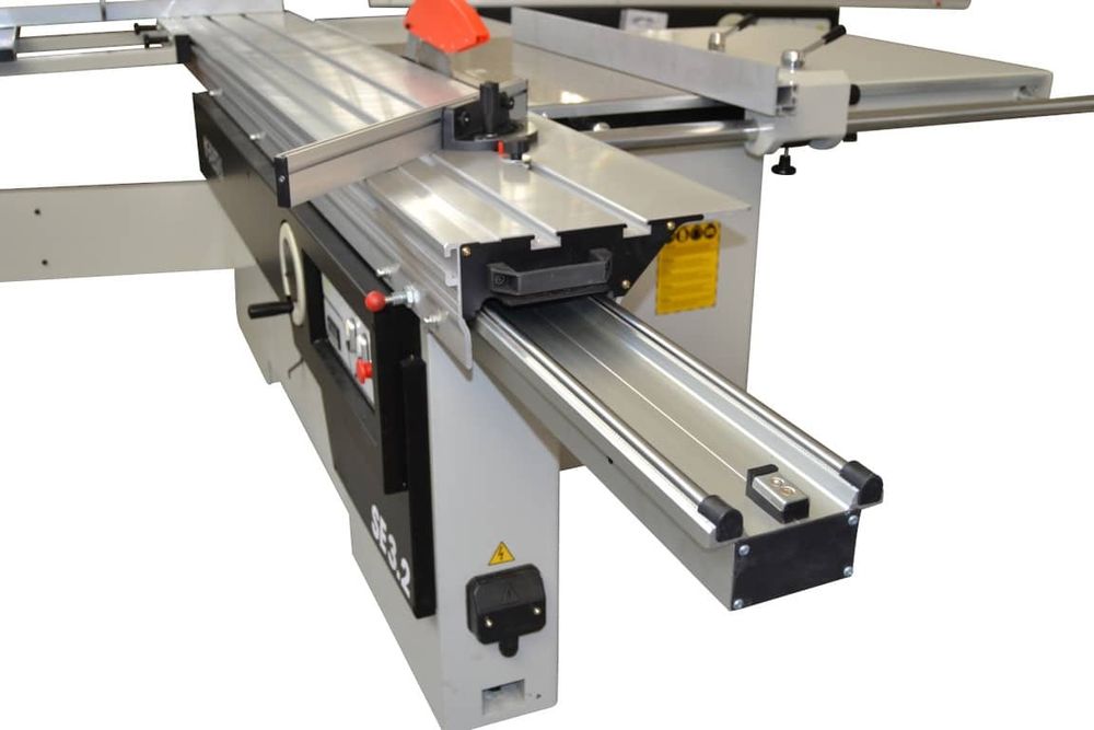 По заявка италиански ЧИСТО НОВ форматен циркуляр с карета на 3200 мм.