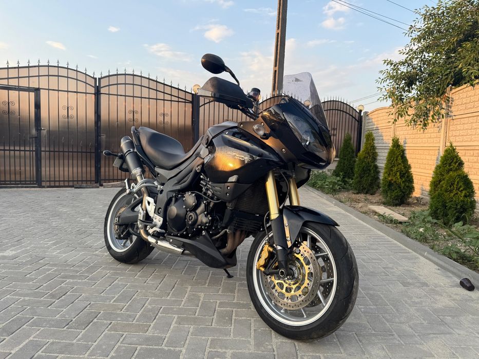 Triumph Tiger 1050 an 2011 , SC Project,