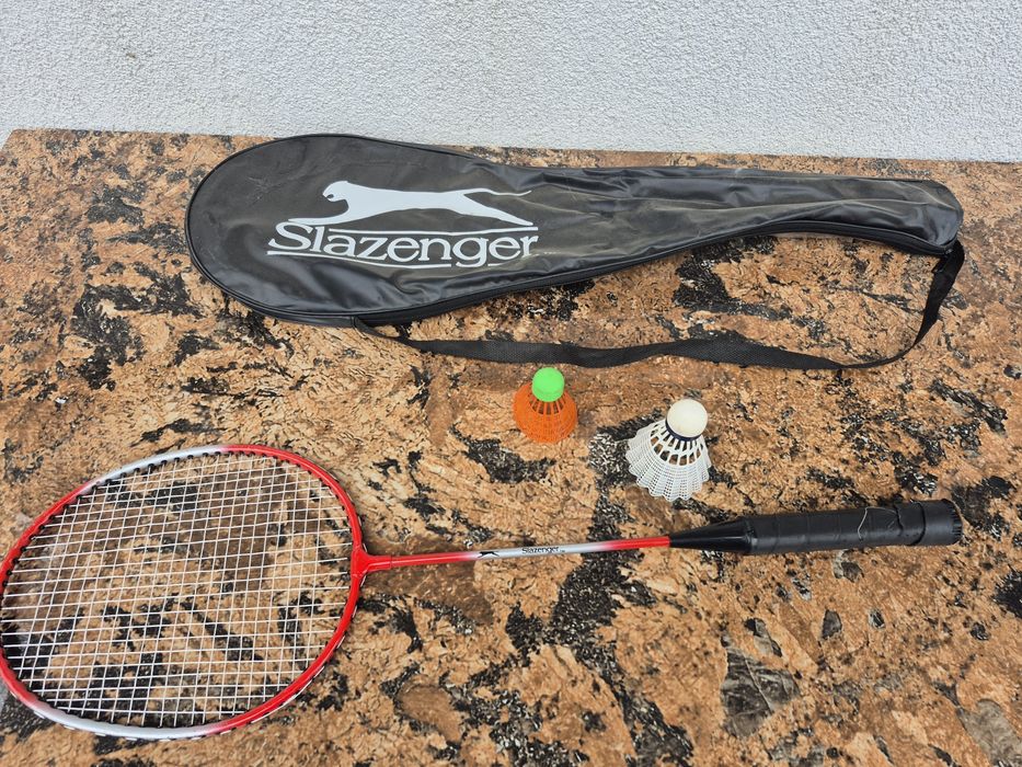 Vând Paleta badminton în stare bună(uzata),originala Disponibila 1