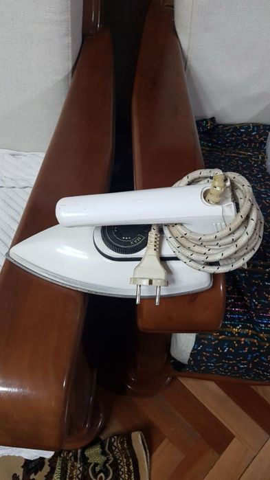 Утюг рабочий бу состояние отличное все работает