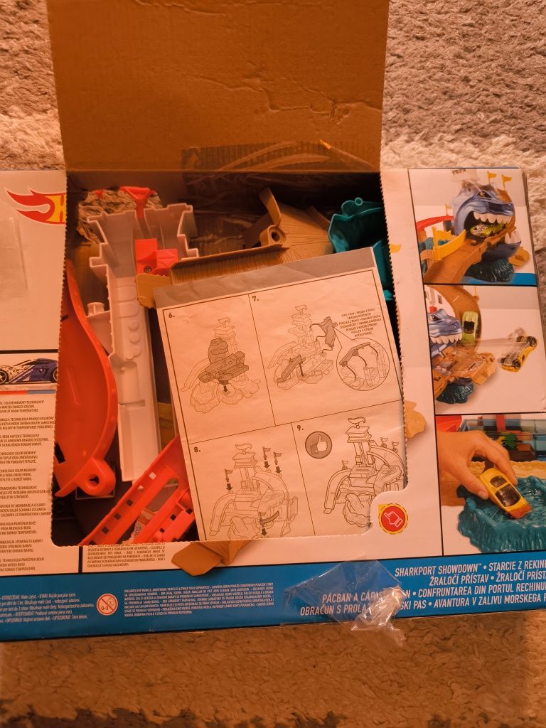 Hot Wheels Color Shifters – Sharkport Showdown