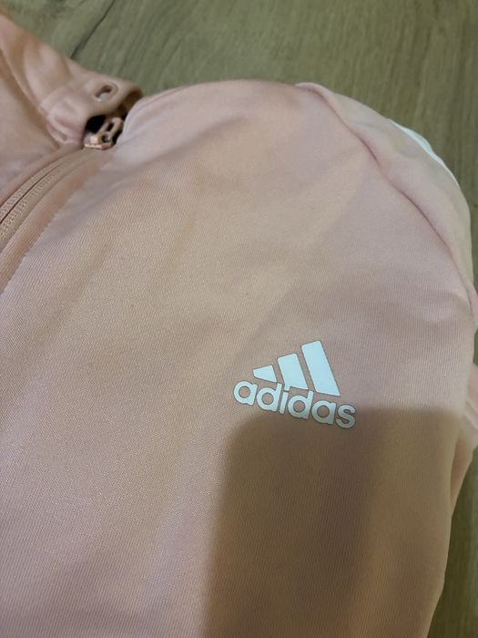 ADIDAS горнище L размер но става и са M-S носено не повече от 2 пъти