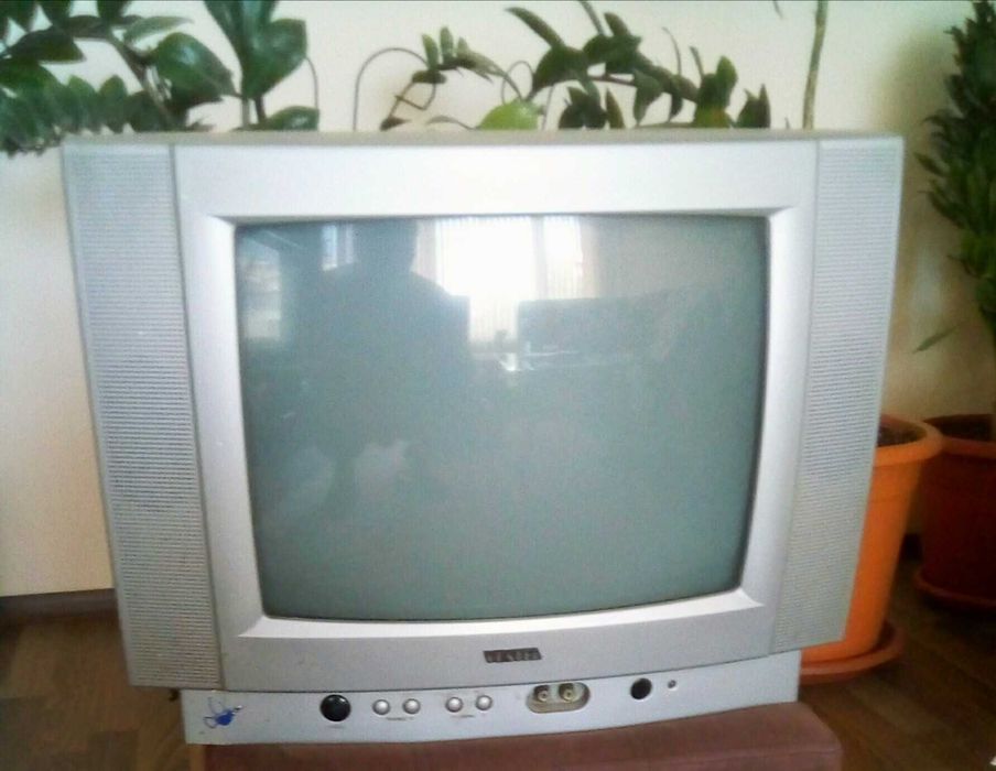 Продавам работещ телевизор Westel