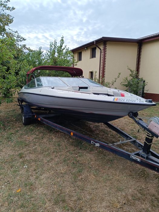 Vând barca Bayliner Arriva