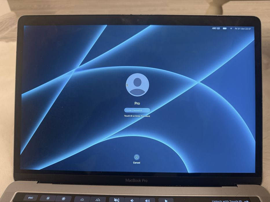 Macbook Pro 13” Touchbar