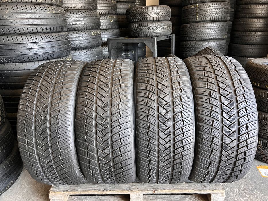 4 anvelope iarna 265/40/22 , Vredestein , DOT 4022