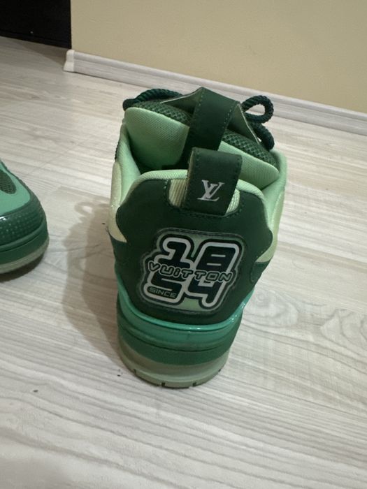 Vand adidasi louis vuitton