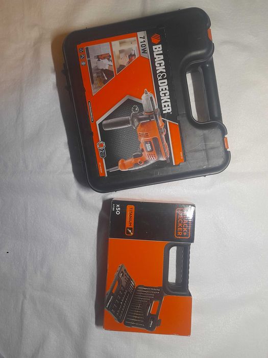 Bormasina cu percutie si trusa burghie Titan Black & Decker