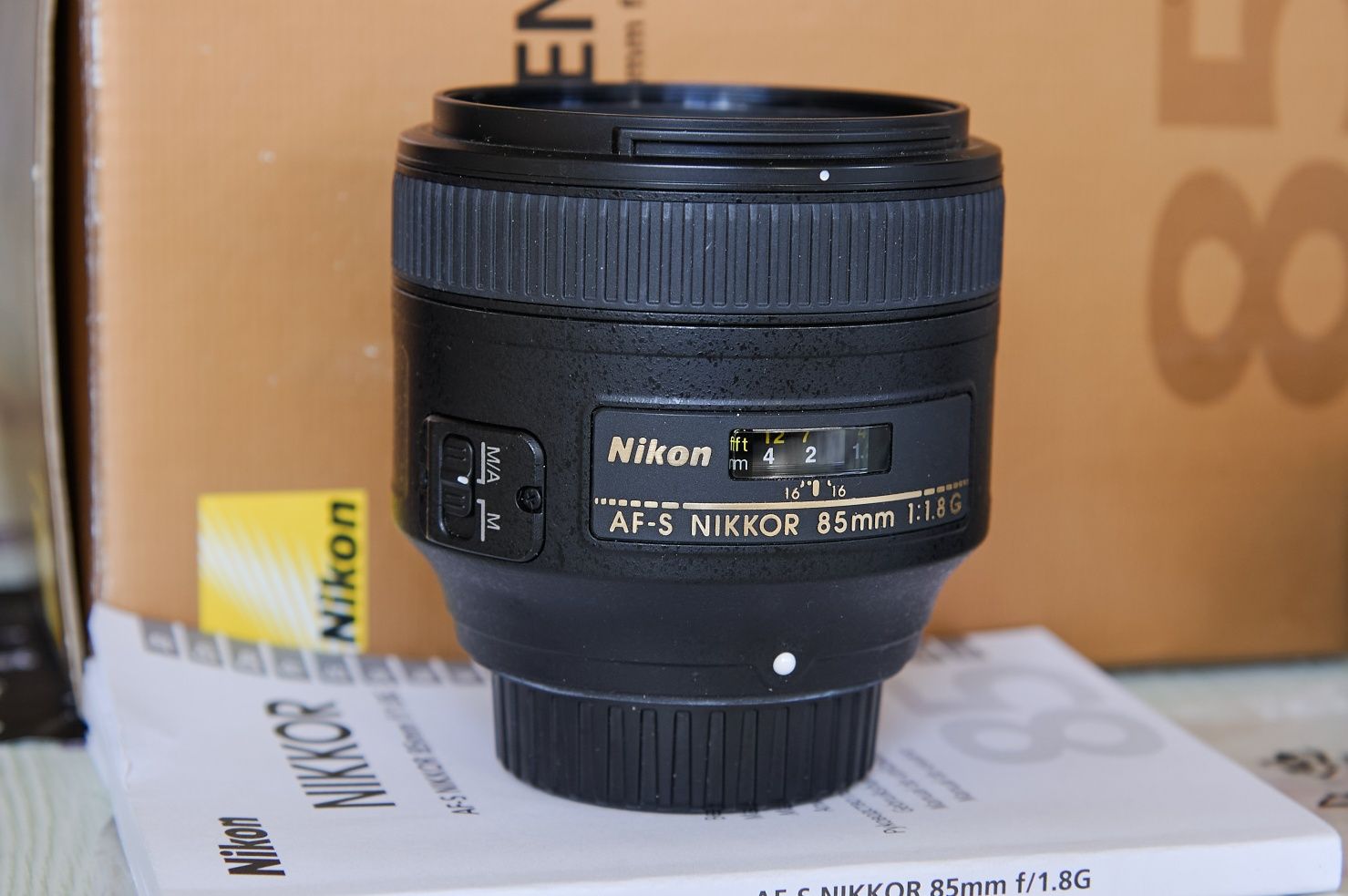 Объектив Nikon 85mm 1.8G