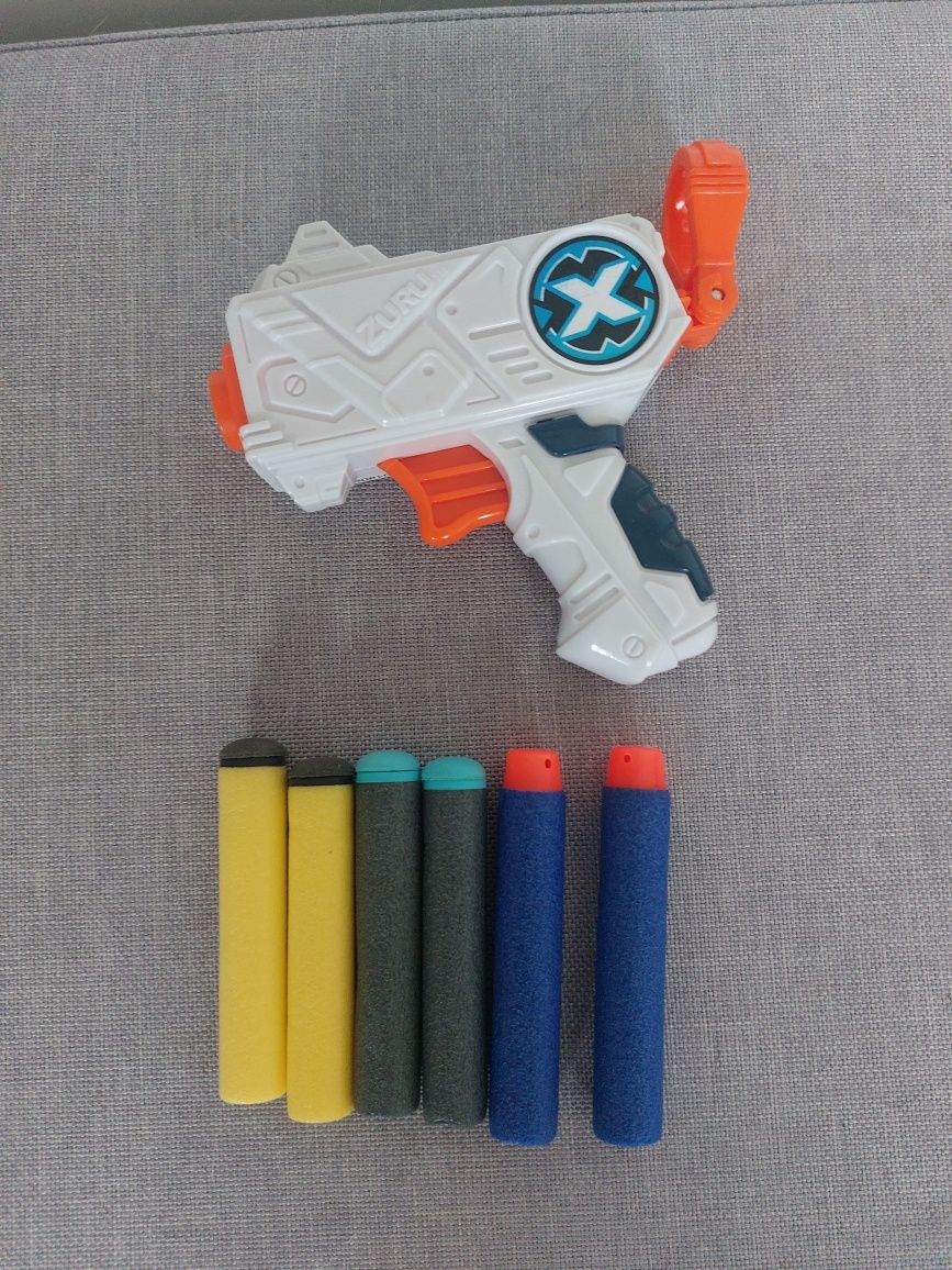 Mini blaster XShot cu 6 proiectile Zuru, Multicolor