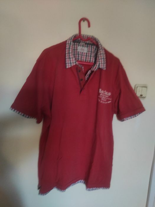 Tricouri diferite mărimi, diferite modele