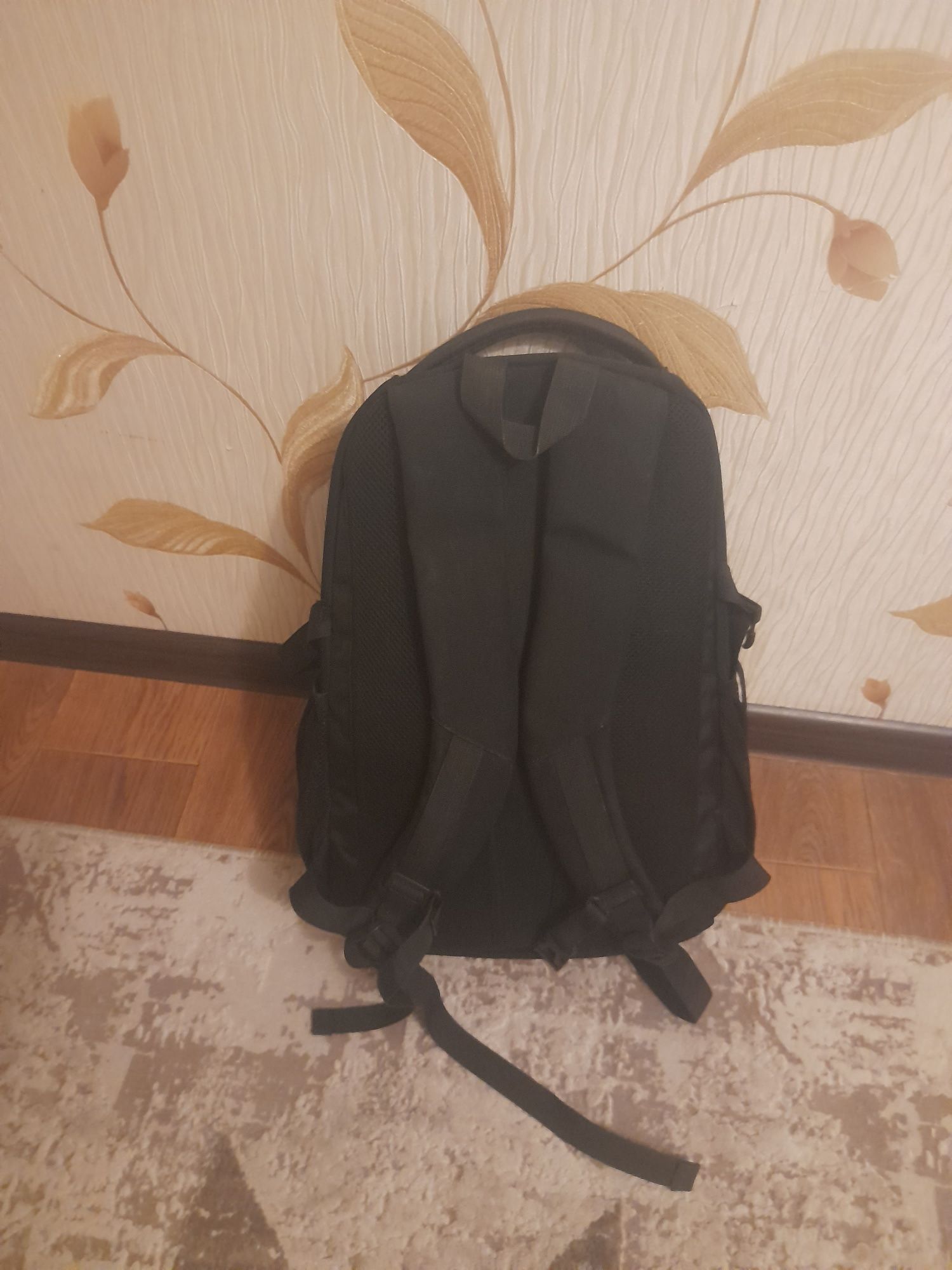 Продается рюкзак школьный