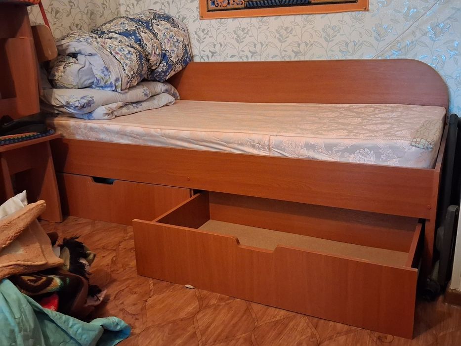 Продам кровать б.у