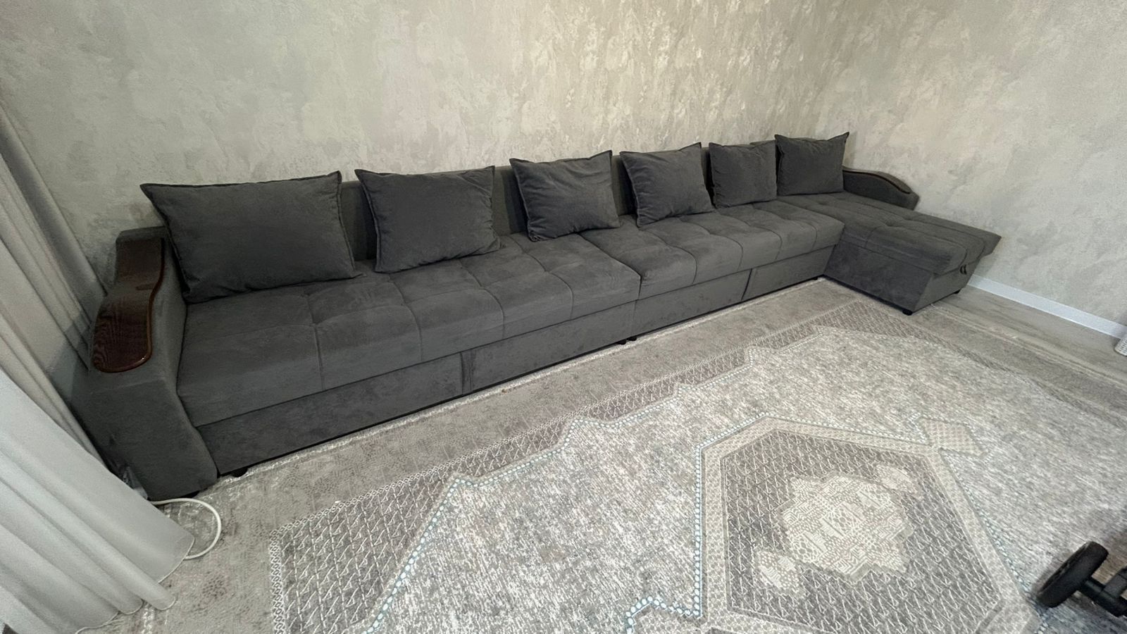 Срочно продам диван 4.5 метра