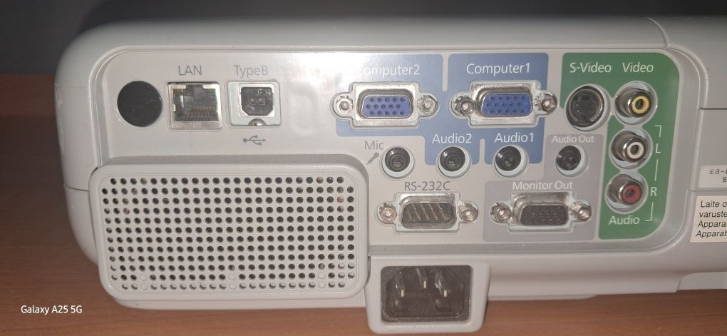 Проектор Epson h353b vga