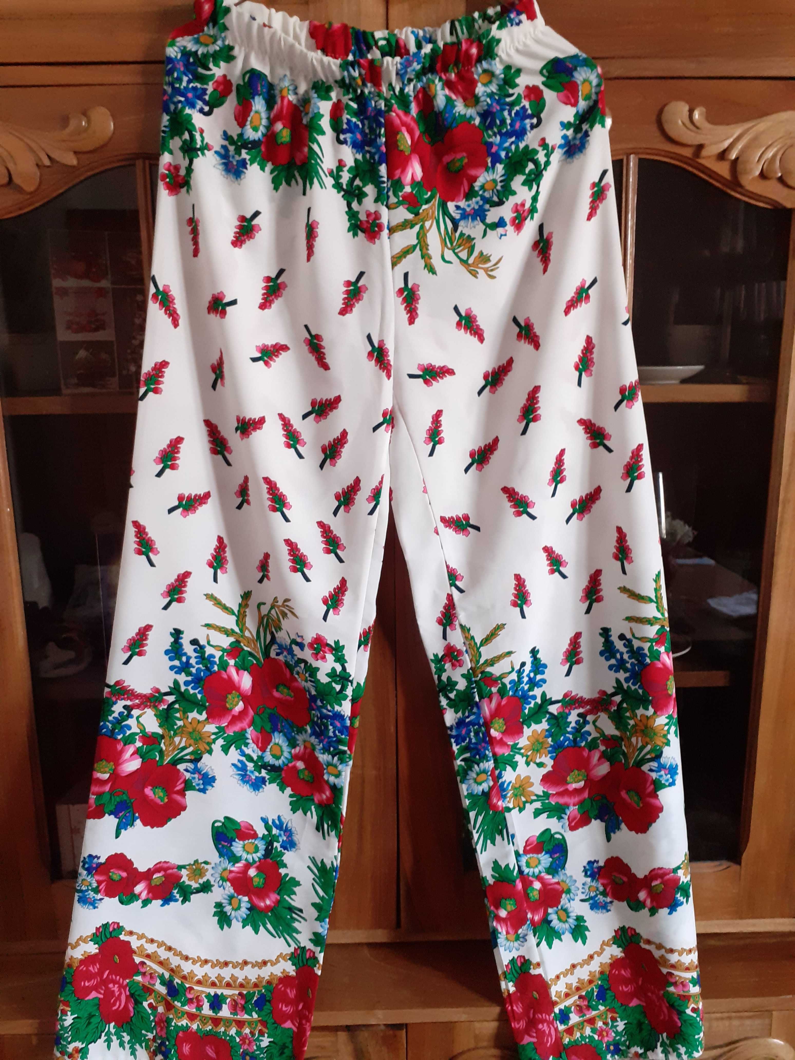 Pantaloni de vară cu imprimeu floral