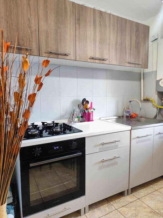 ofer spre vanzare apartament cu 3 camere