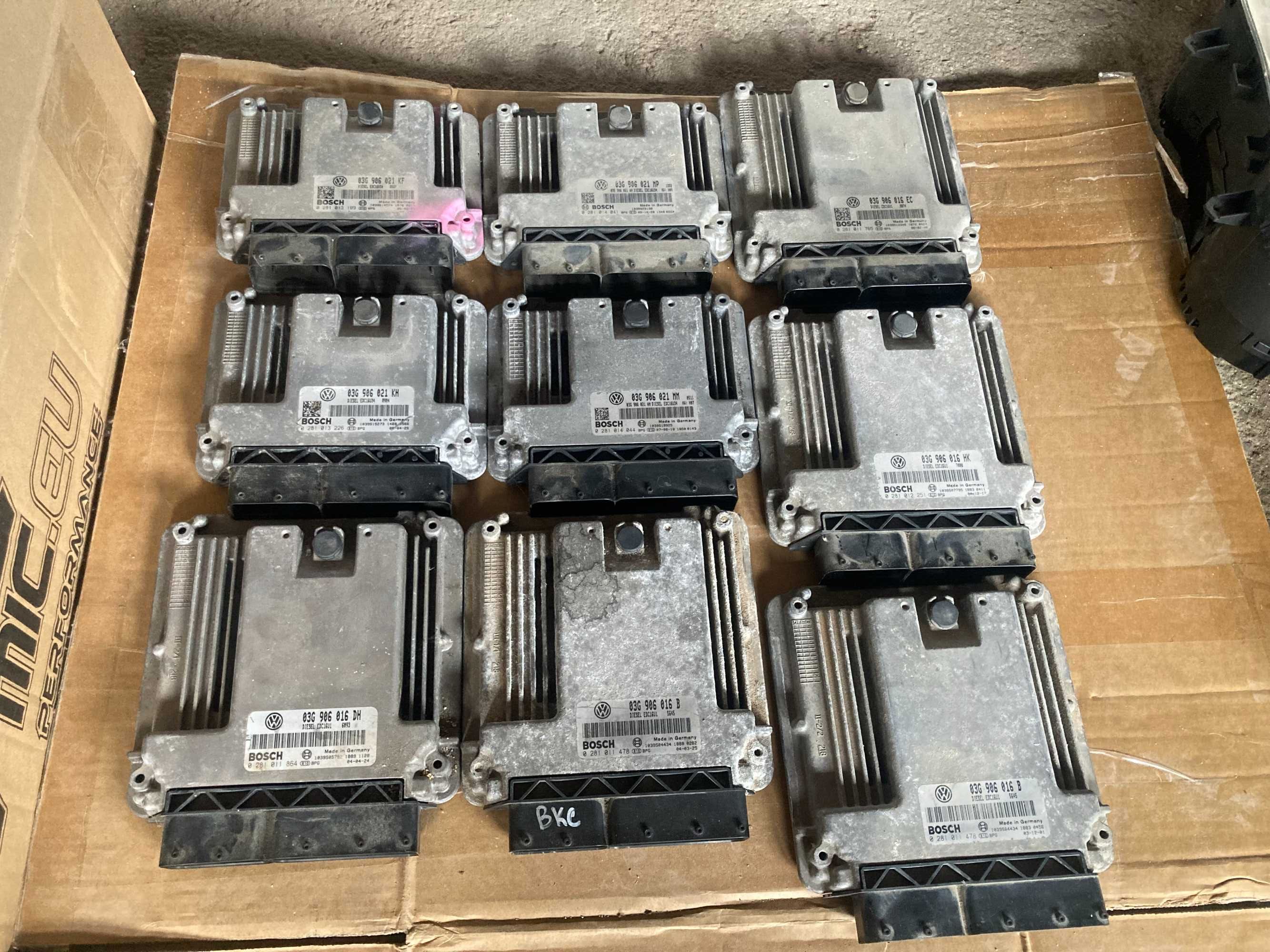 Компютър еку ecu електронен блок двигател туран тоуран 2.0тди бкд азв