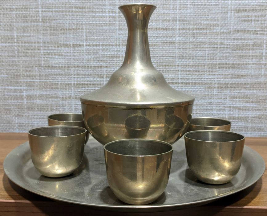 Мельхиоровый комплект. Графин и 6 рюмок