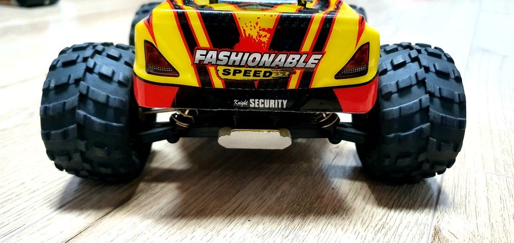 Automodel 2s 1/18 50km/h wltoys a979

Nu are incărcător !

Nu are bate