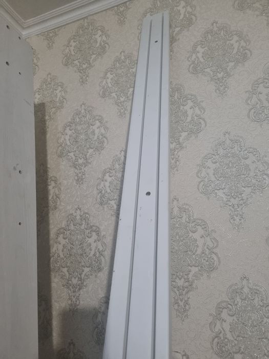Продам потолочный карниз с 2ми дорожками