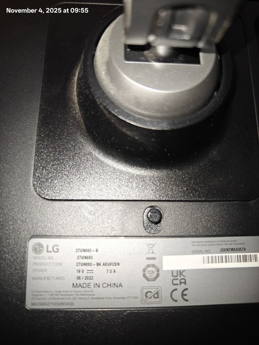 Монитор LG Ergo 32 & 27 inch